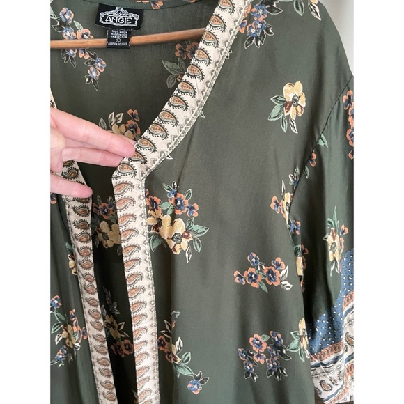 SOLD Angie Floral Open-front Kimono Cardigan, Size Large - Picture 3 of 7